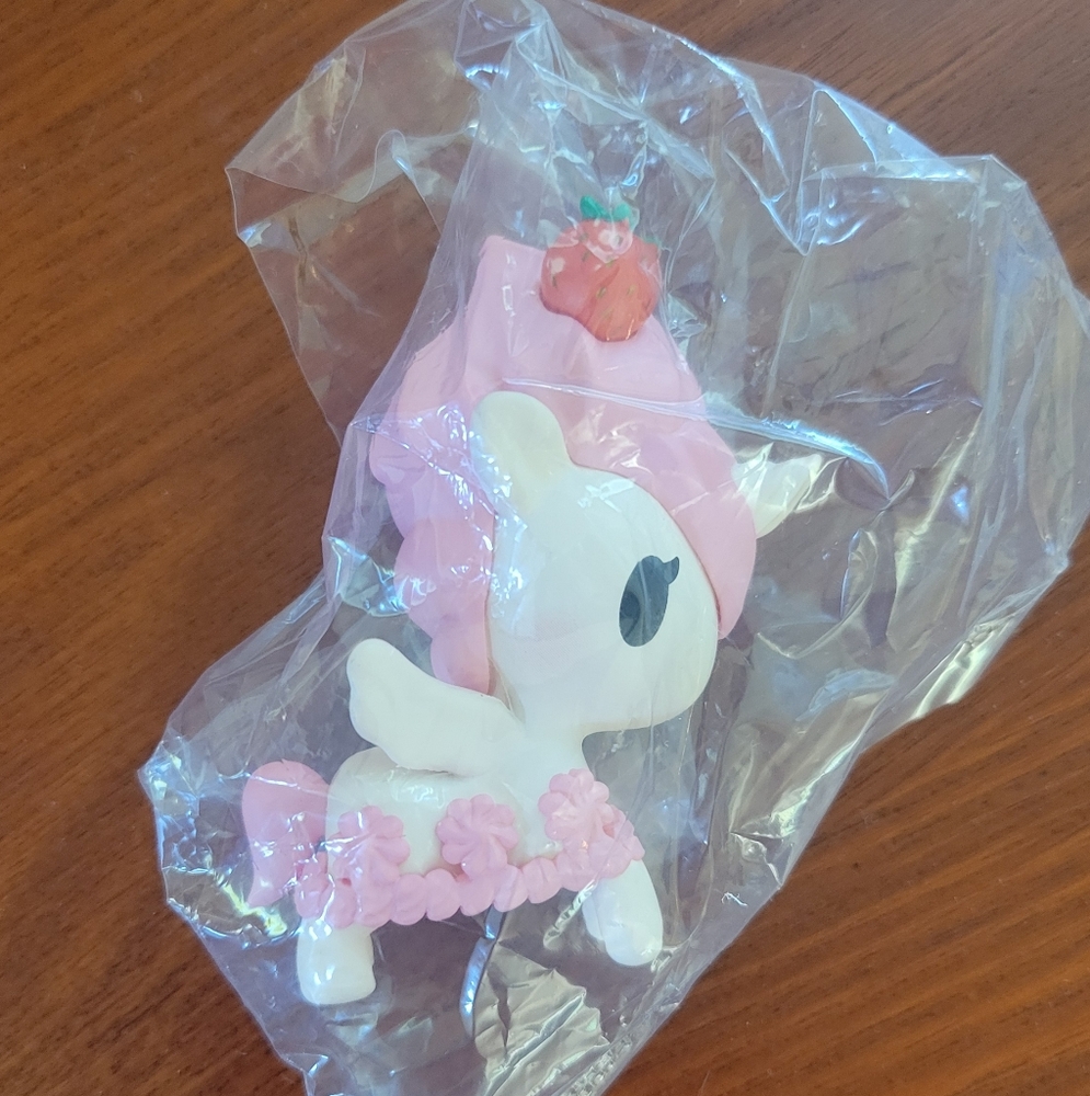 toki mochi Donut Unicorno (Strawberry Crème) - New Toys & Collectibles